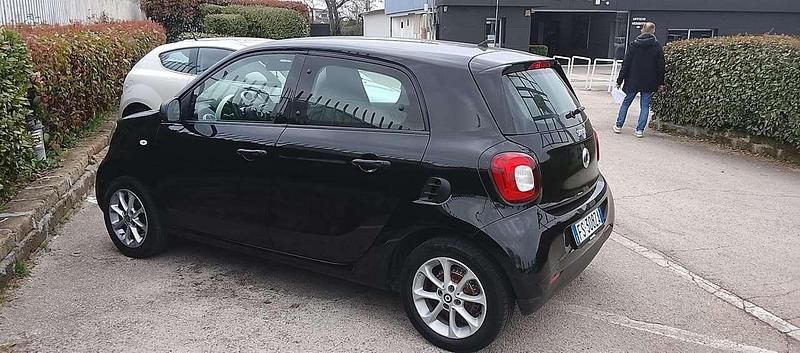 Usata Smart ForFour Passion 71 CV (52 kW) 2018 Nero Utilitaria