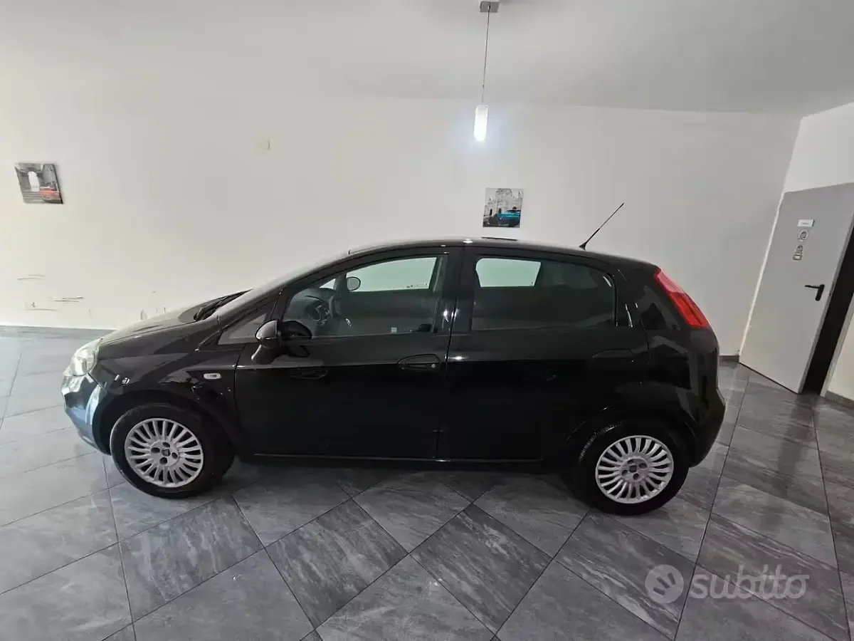 Usata Fiat Punto Street 75 CV (55 kW) 2015 Nero Utilitaria