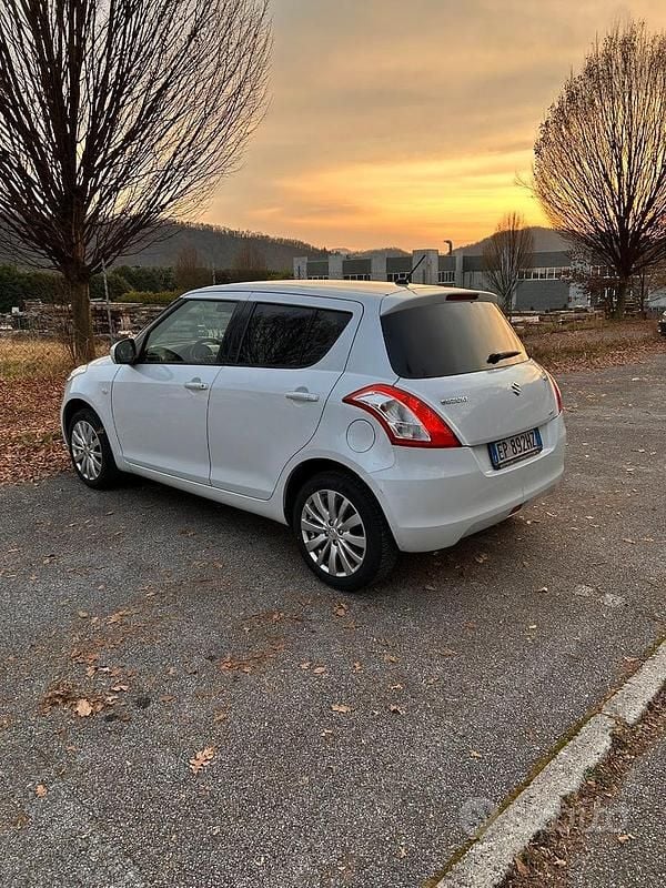 Usata Suzuki Swift 2012 Bianco Utilitaria