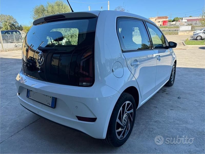 Usata VW up! Move 60 CV (44 kW) 2020 Bianco Utilitaria