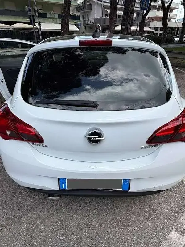 Usata Opel Corsa Edition 90 CV (66 kW) 2018 Bianco Utilitaria