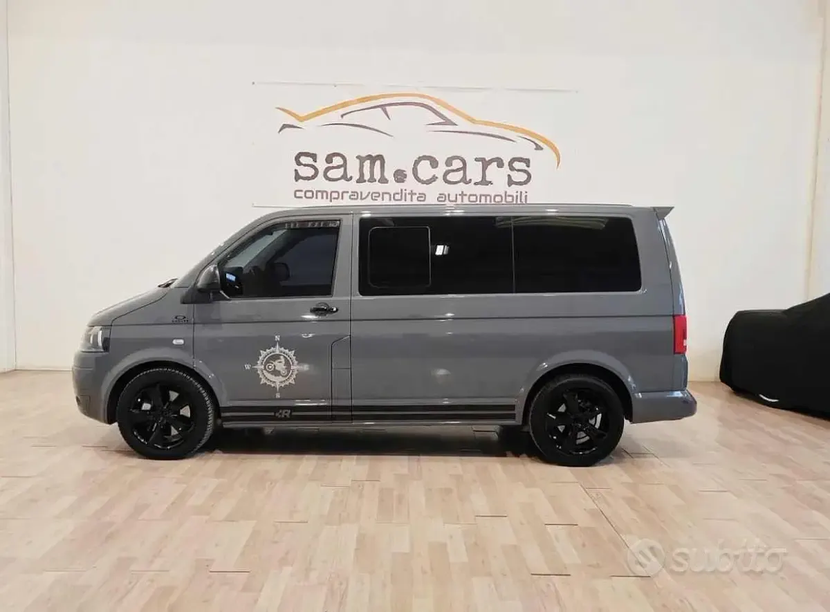 Usata VW Caravelle Comfortline 179 CV (131 kW) 2015 Grigio Furgone