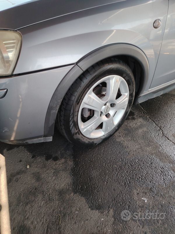 Usata Opel Corsa 58 CV (42 kW) 2006 Grigio Utilitaria