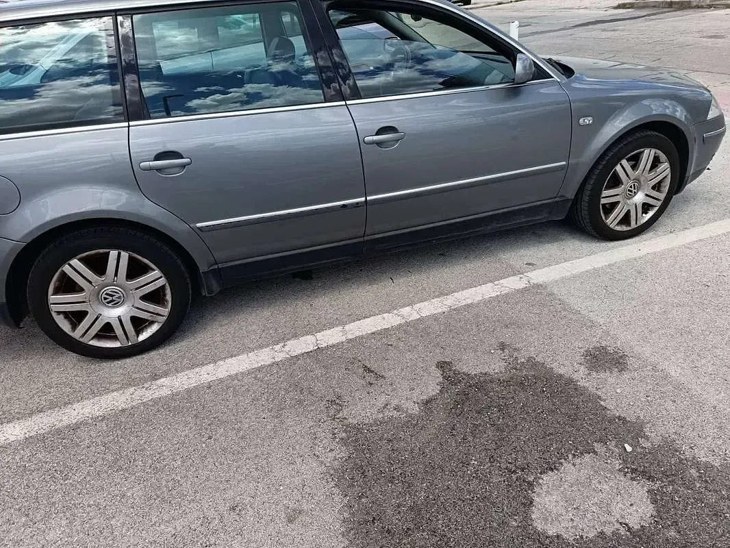 Usata VW Passat Highline 131 CV (96 kW) 2003 Grigio Station wagon