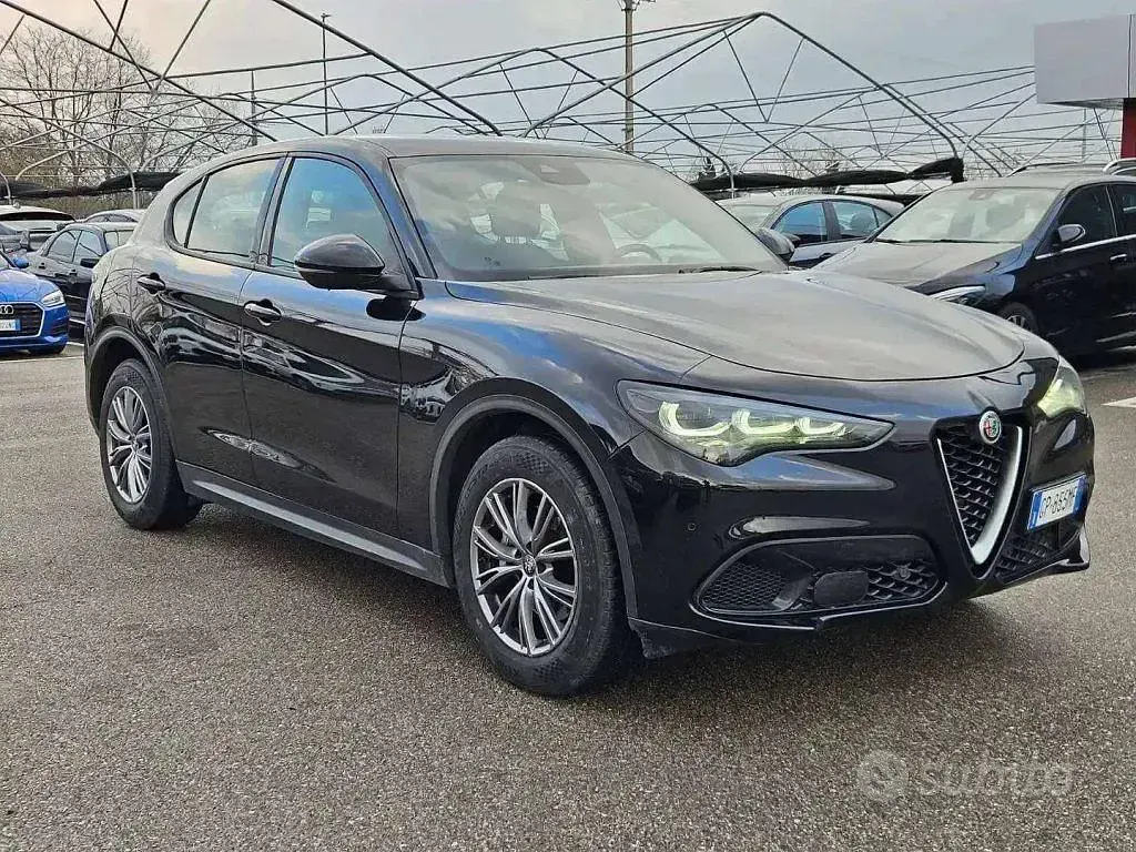 Usata Alfa Romeo Stelvio Super 209 CV (153 kW) 2023 Nero SUV