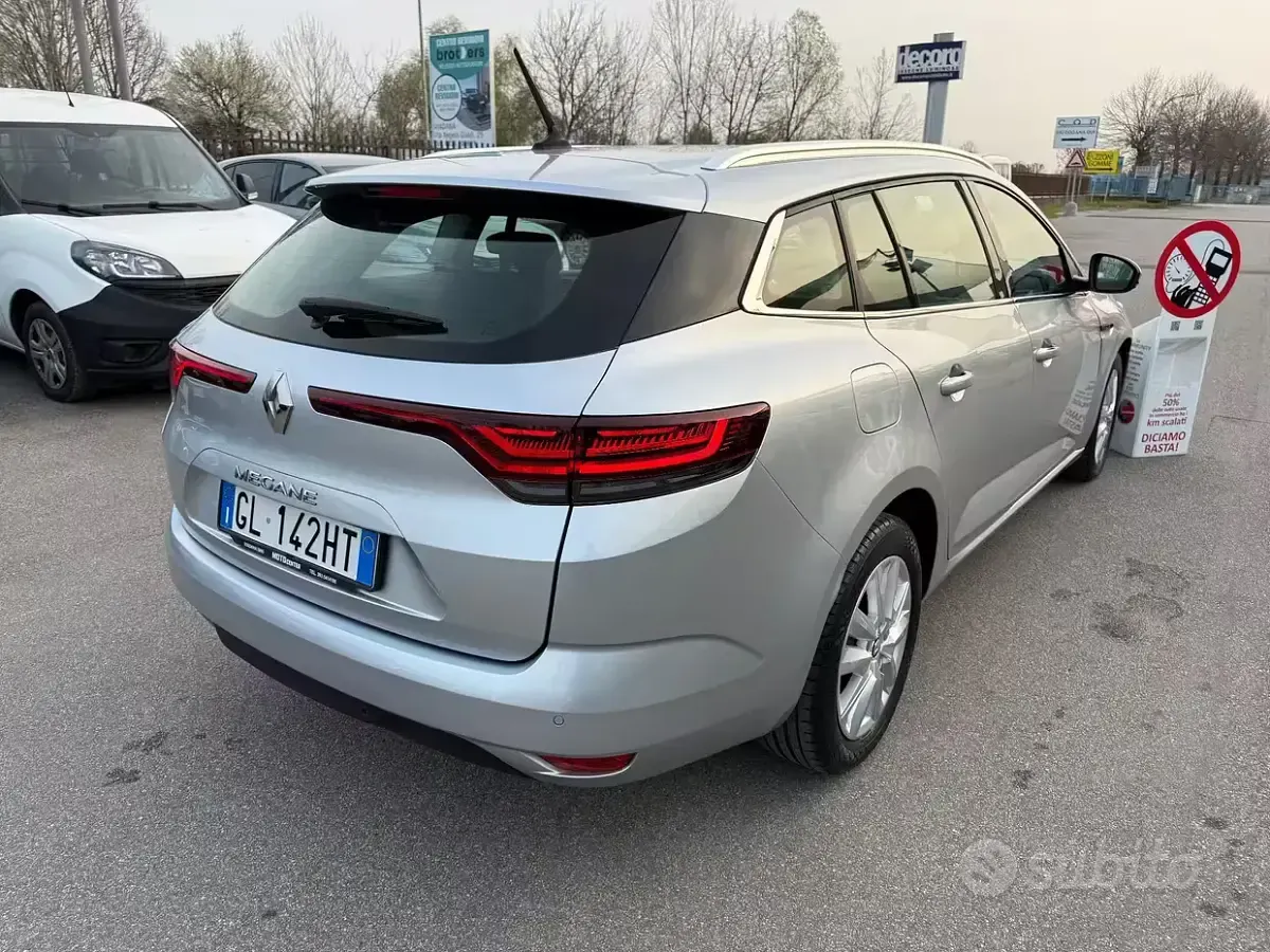 Usata Renault Mégane GrandTour Equilibre 116 CV (85 kW) 2022 Grigio Station wagon