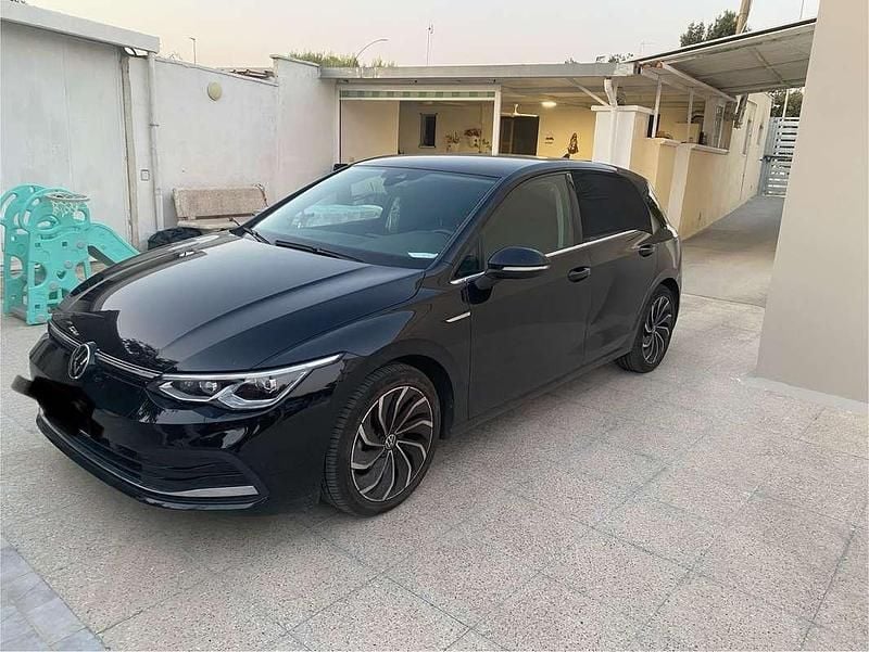 Nero Usata 2021 VW Golf VIII Style Tre volumi | 20.000 € (Buon prezzo) - Immagine 1/4