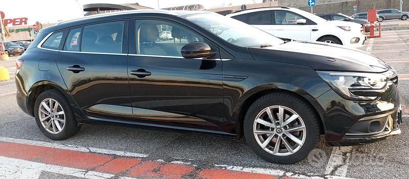 Usata Renault Mégane GrandTour 116 CV (85 kW) 2020 Nero Station wagon