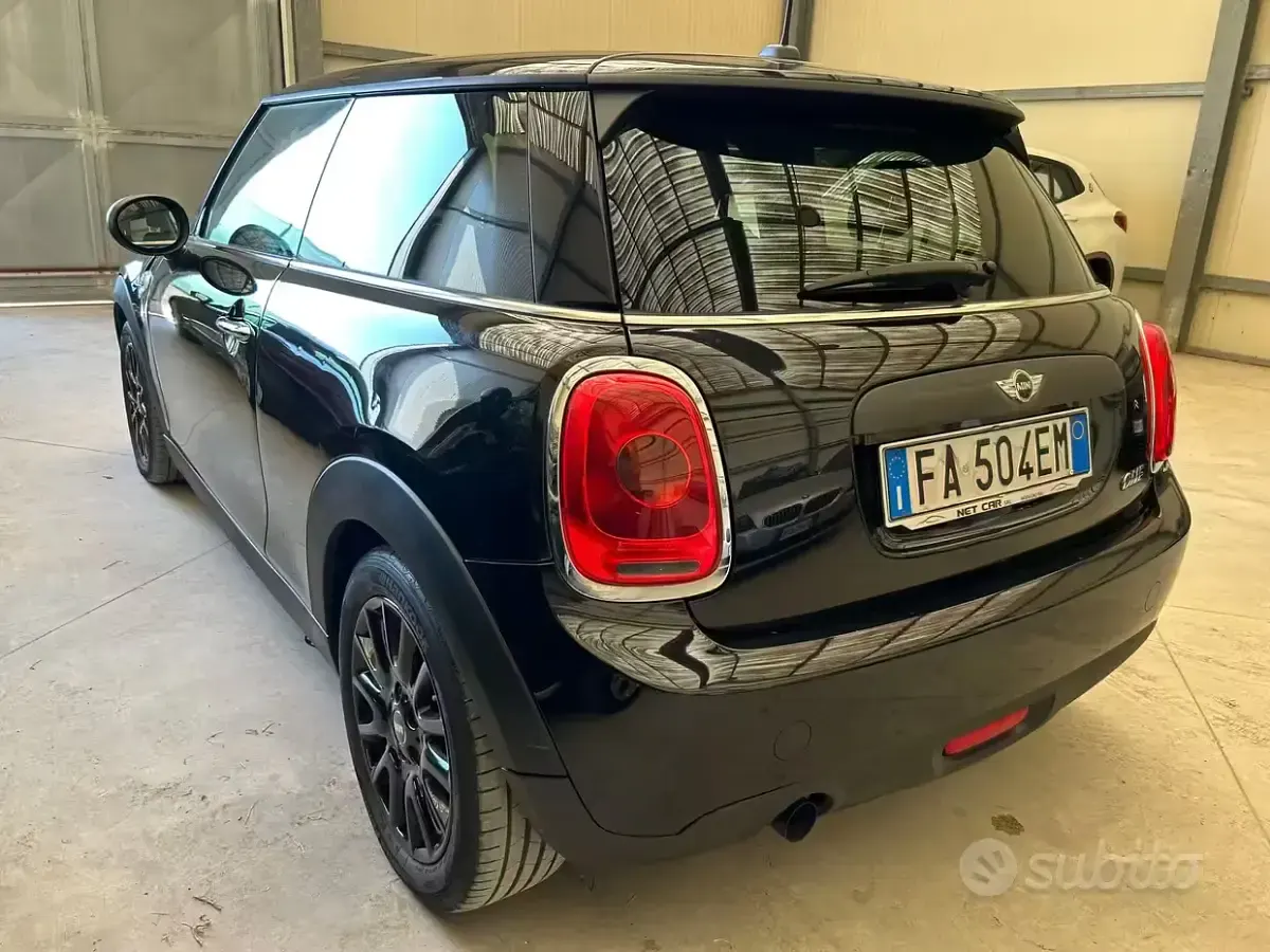 Usata Mini ONE 75 CV (55 kW) 2015 Nero Utilitaria