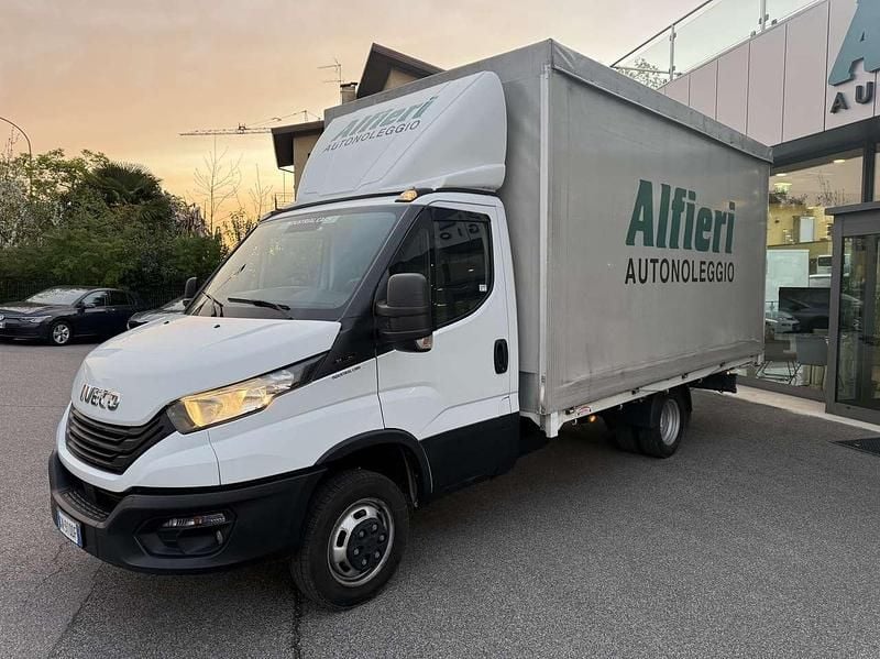 Usata Iveco Daily 160 CV (117 kW) 2023 Bianco Furgone