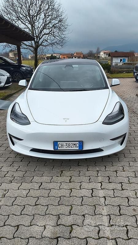 Usata Tesla Model 3 Long Range AWD 366 kW (498 CV) 2022 Bianco Berlina