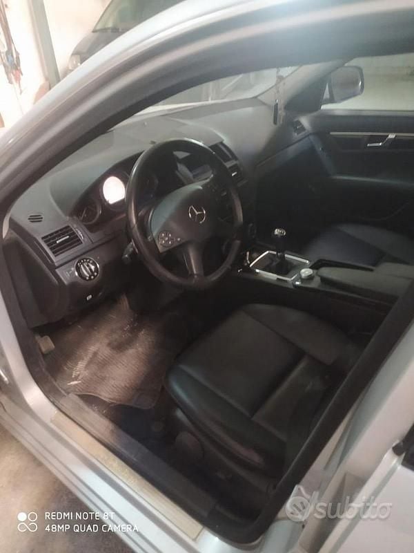 Begagnad Mercedes C220 170 HK (125 kW) 2008 Grå Sedan