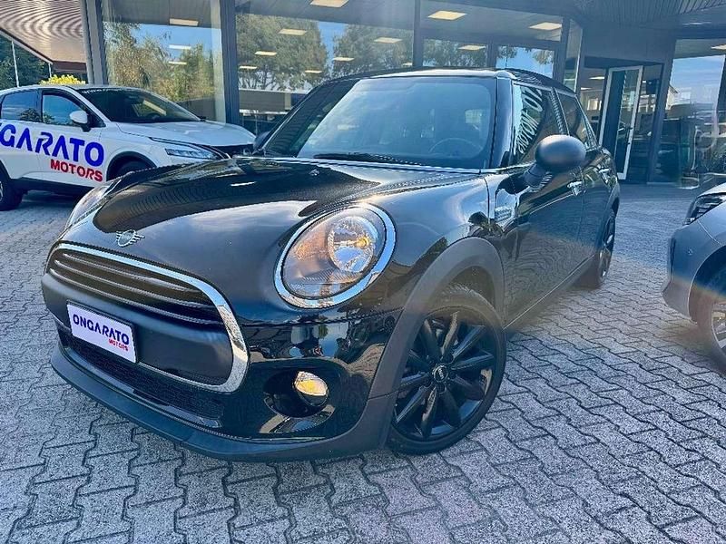 Usata Mini ONE 102 CV (75 kW) 2019 Nero Utilitaria