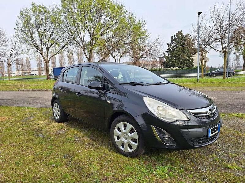 Usata Opel Corsa Edition 86 CV (63 kW) 2012 Nero Utilitaria