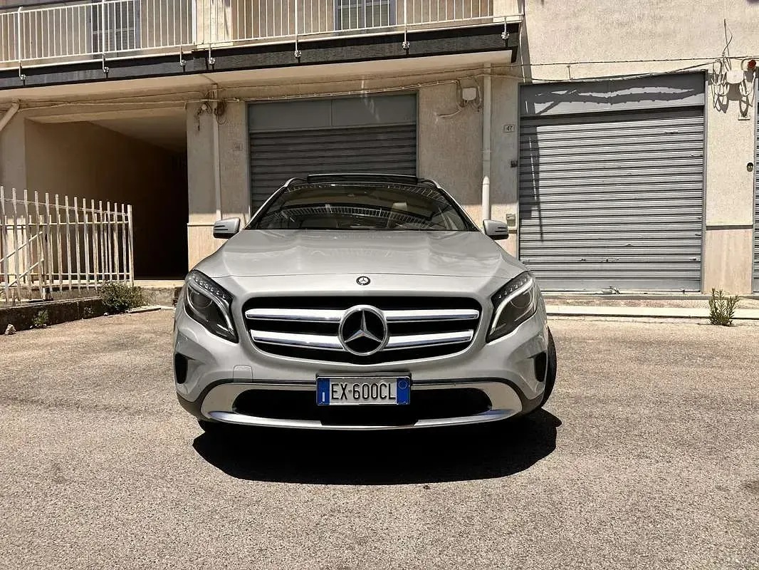 Usata Mercedes GLA200 Premium 136 CV (100 kW) 2014 Grigio SUV