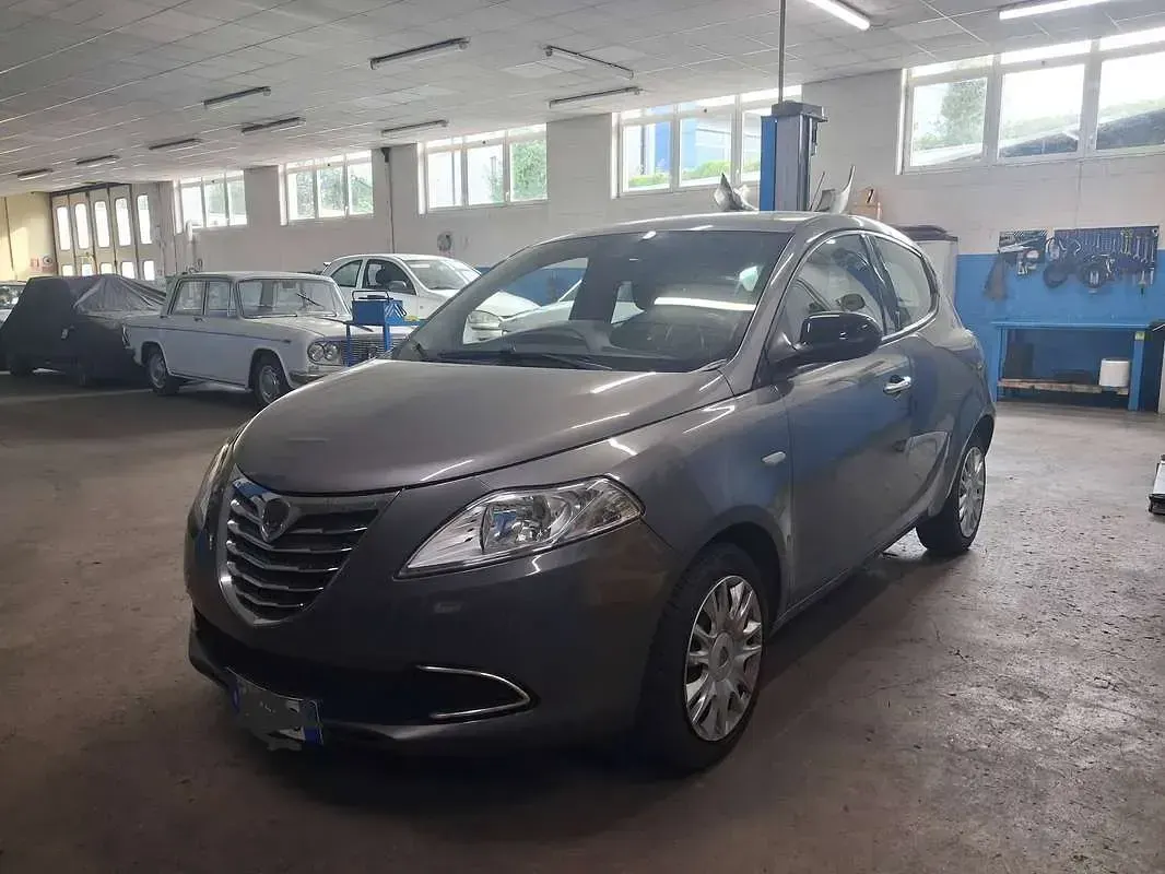 Usata Lancia Ypsilon Silver 69 CV (50 kW) 2011 Utilitaria