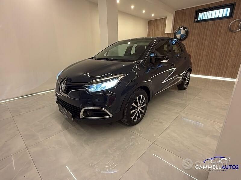 Usata Renault Captur 90 CV (66 kW) 2013 Grigio SUV