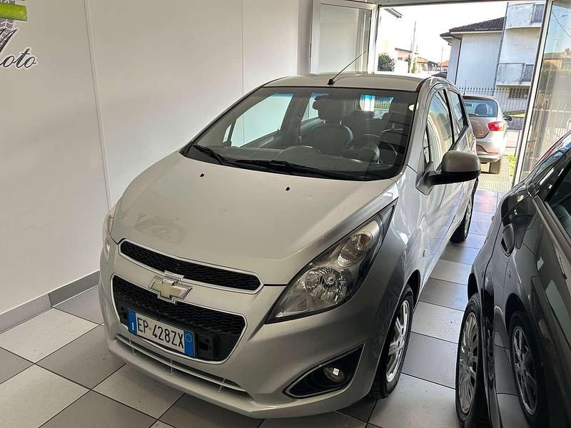 Grigio Usata 2013 Chevrolet Spark Due volumi | 4200 € (Ottimo prezzo) - Immagine 1/4