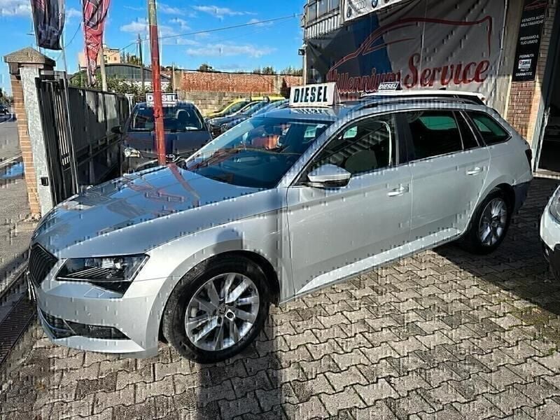 Usata Skoda Superb Ambition 150 CV (110 kW) 2017 Argento Berlina