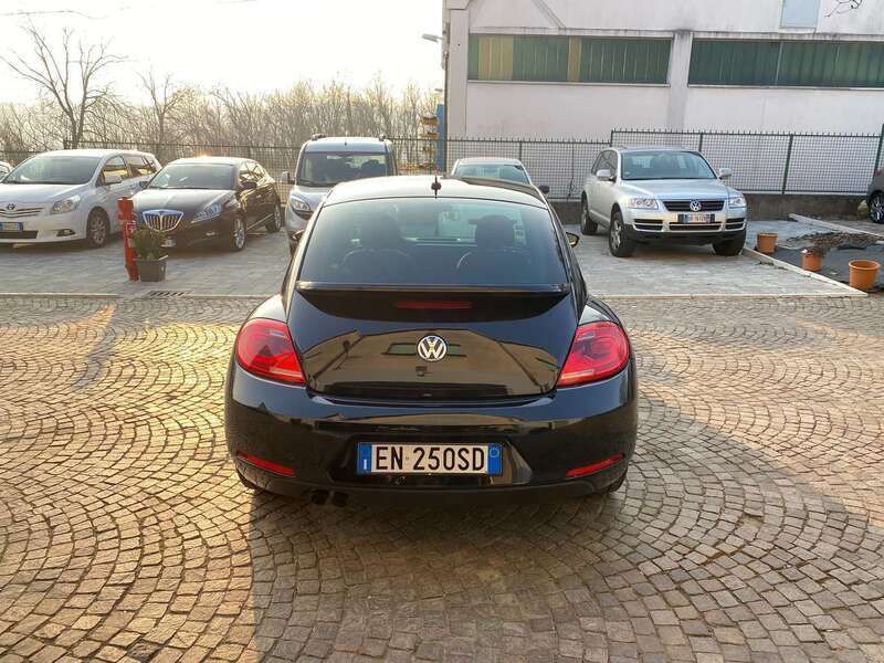Usata VW Beetle Sportline 160 CV (117 kW) 2012 Nero Utilitaria