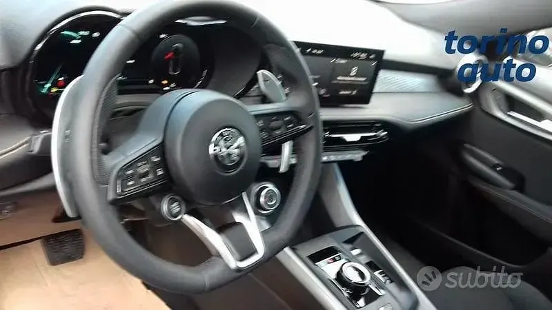 Neu Alfa Romeo Tonale 130 PS (95 kW) 2026 Weiß SUV