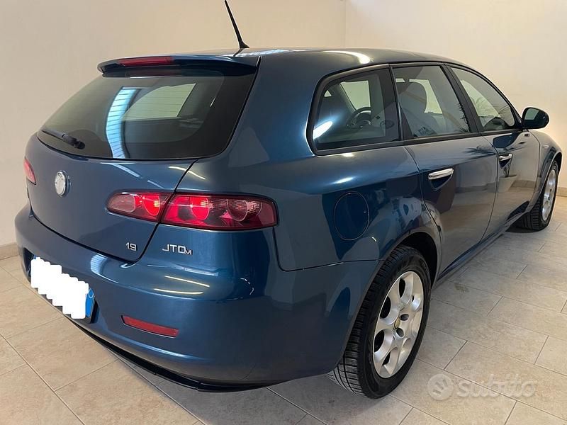 Usata Alfa Romeo 159 Distinctive 150 CV (110 kW) 2009 Blu Station wagon