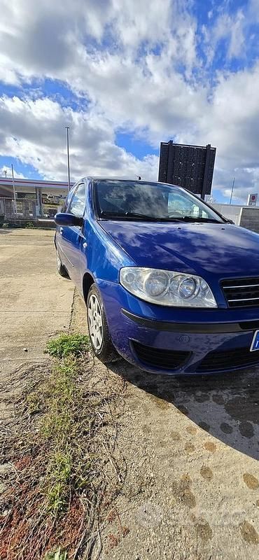 Usata Fiat Punto 2005 Blu Berlina