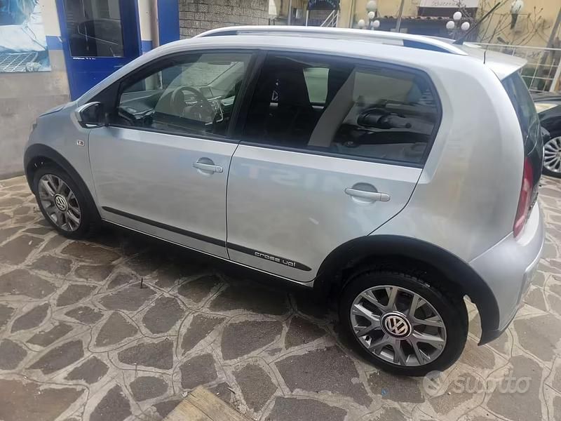 Begagnad VW up! 75 HK (55 kW) 2016 Grå Halvkombi