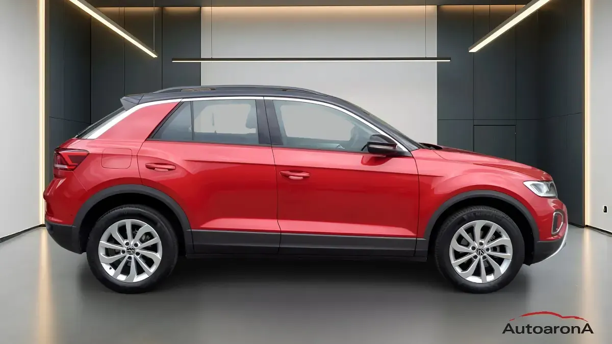 Usata VW T-Roc Life 150 CV (110 kW) 2022 Kings red metallizzato SUV