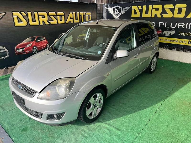Usata Ford Fiesta Titanium 68 CV (50 kW) 2008 Grigio Berlina