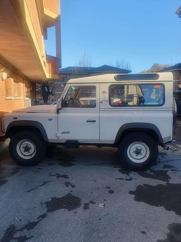 Usata Land Rover Defender 122 CV (89 kW) 2010 SUV