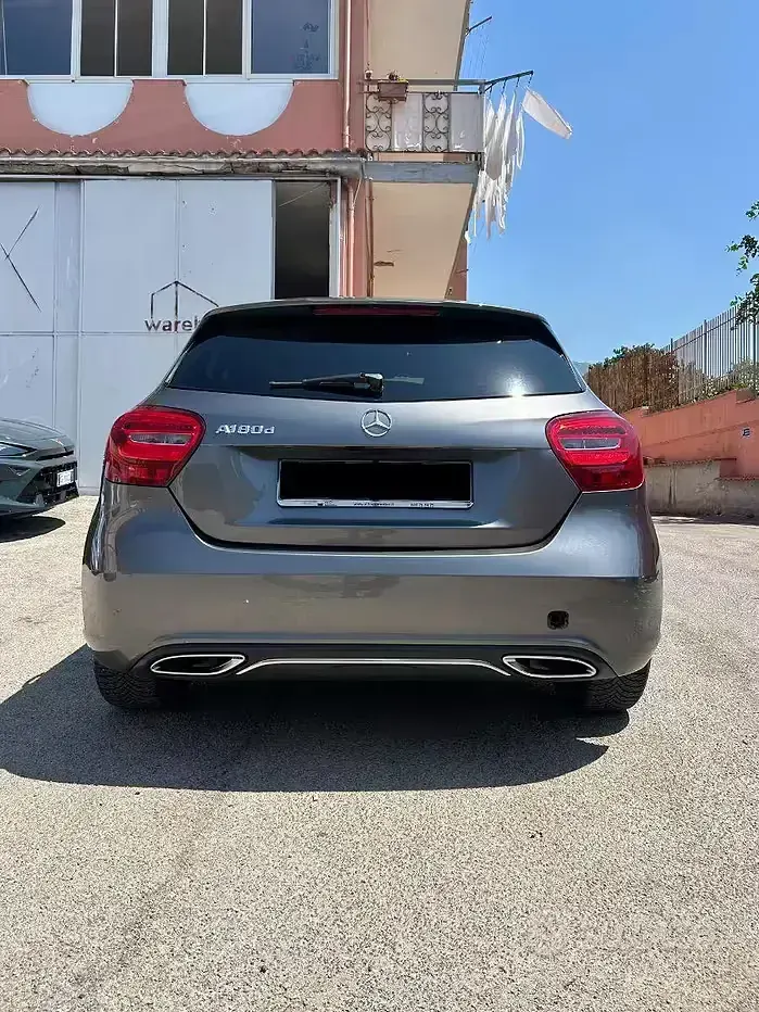 Usata Mercedes 180 109 CV (80 kW) 2017 Grigio Berlina