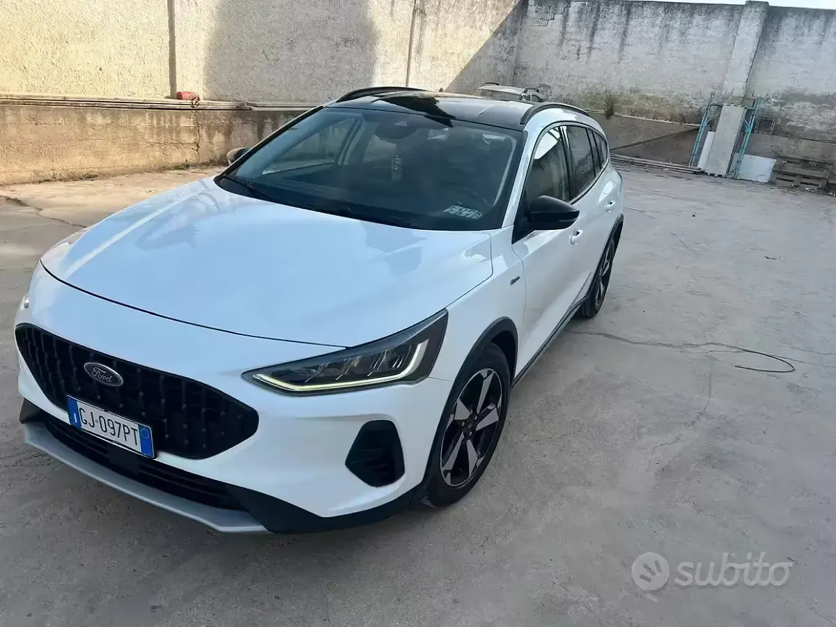 Usata Ford Focus Active 120 CV (88 kW) 2022 Bianco Station wagon