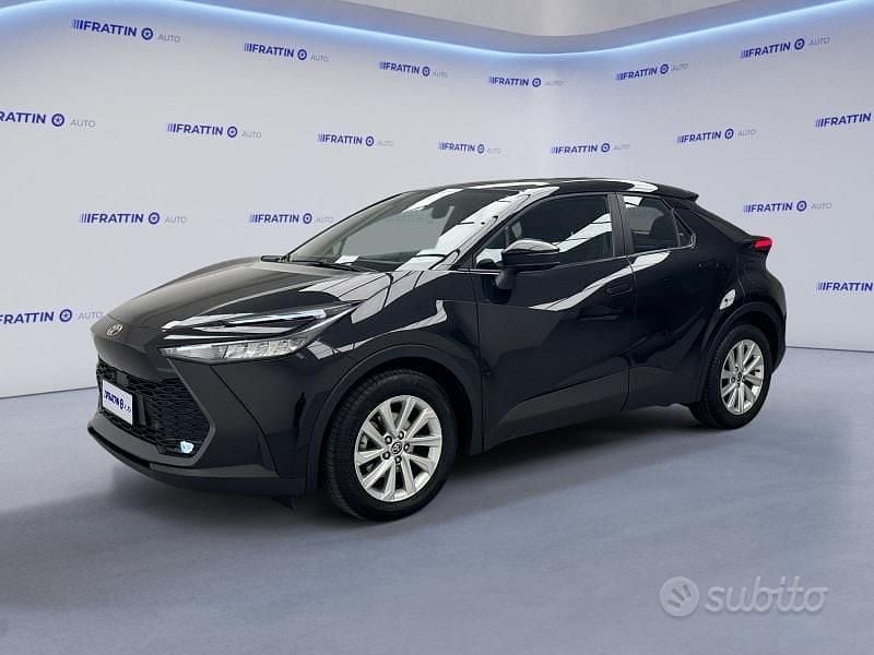 Second-hand Toyota C-HR Active 193 CP (141 kW) 2024 Negru SUV