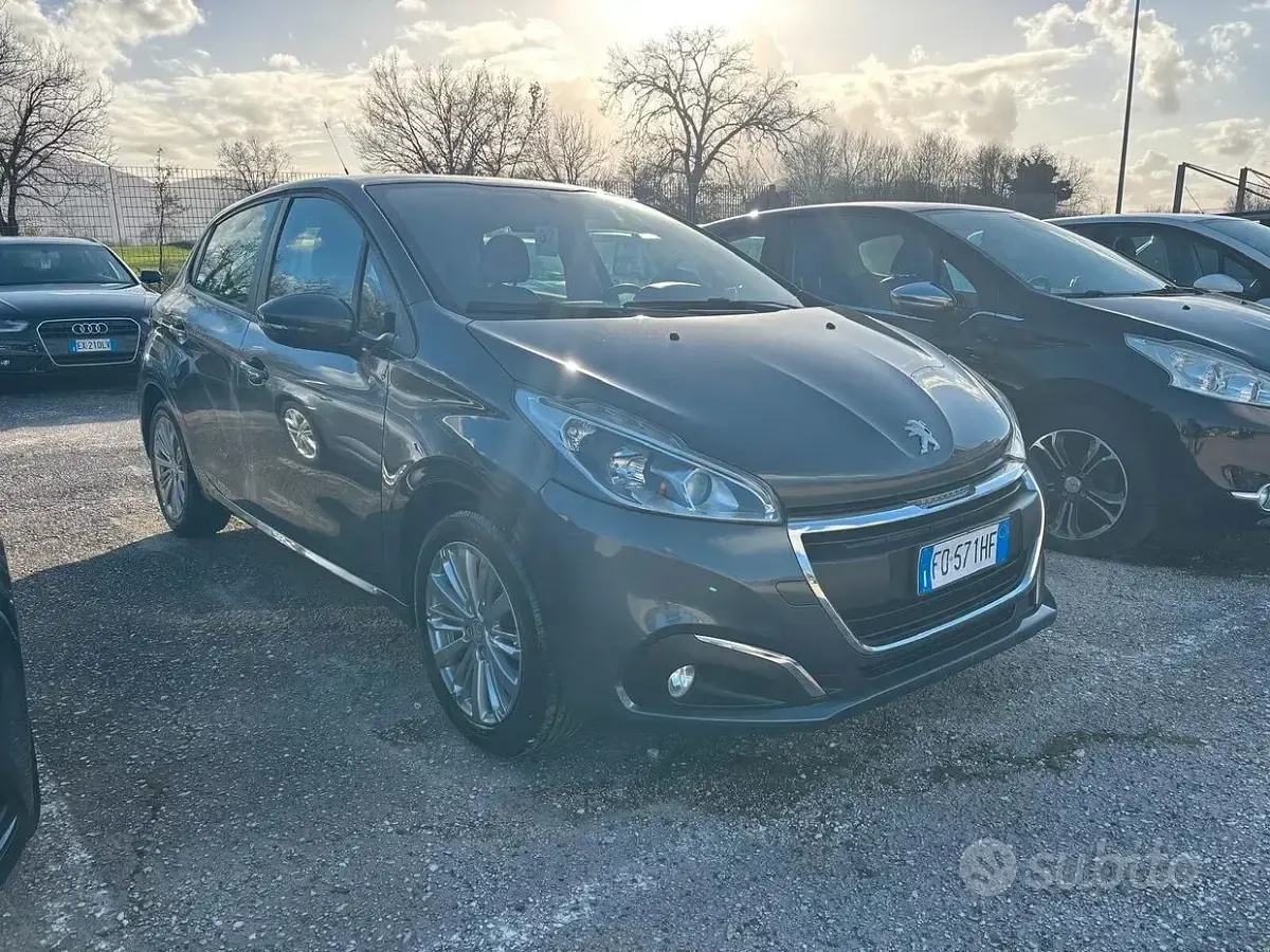 Usata Peugeot 208 Allure 82 CV (60 kW) 2016 Grigio Utilitaria