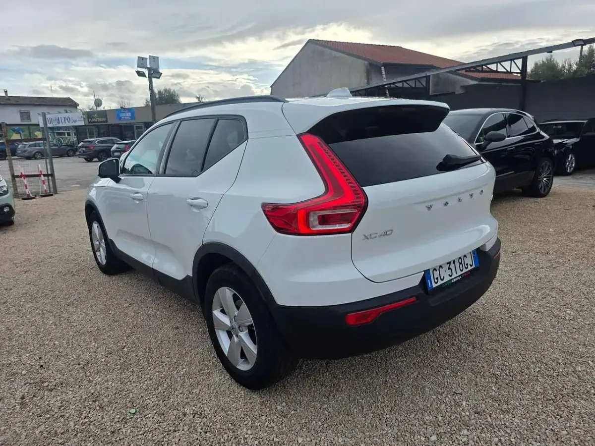 Usata Volvo XC40 R-Design 150 CV (110 kW) 2020 Bianco SUV