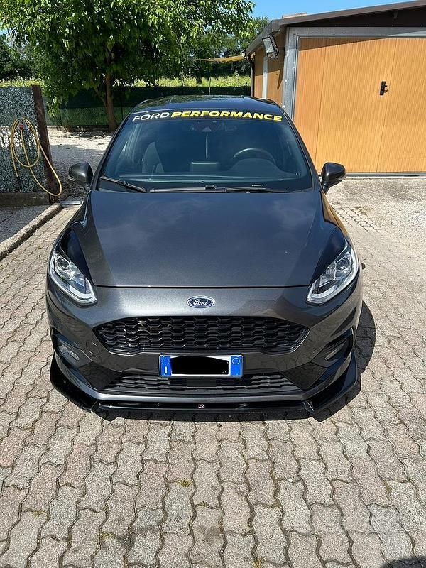 Usata Ford Fiesta ST-Line 95 CV (69 kW) 2021 Grigio Utilitaria