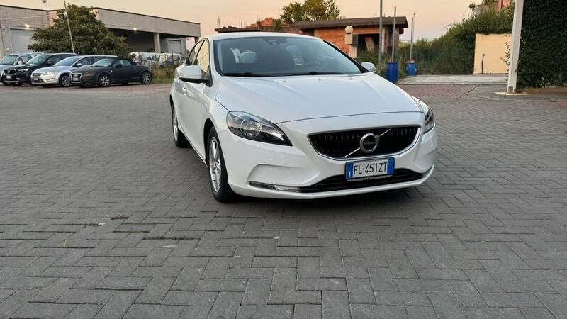 Usata Volvo V40 Kinetic 120 CV (88 kW) 2017 Bianco Station wagon