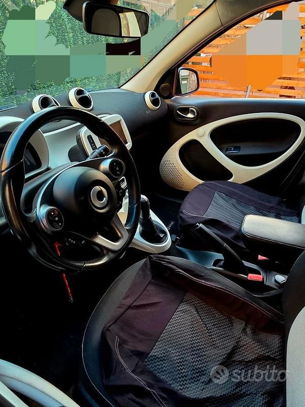 Usata Smart ForFour Passion 71 CV (52 kW) 2015 Bianco Utilitaria