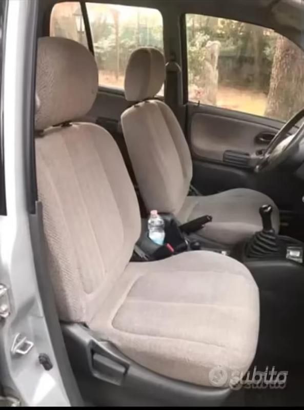 Usata Suzuki Grand Vitara 128 CV (94 kW) 1998 Grigio SUV