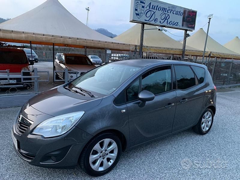 Usata Opel Meriva 120 CV (88 kW) 2012 Grigio Monovolume
