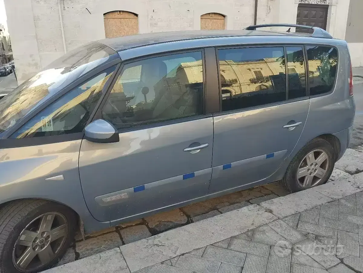 Usata Renault Espace 150 CV (110 kW) 2004 Bluazzurro Monovolume