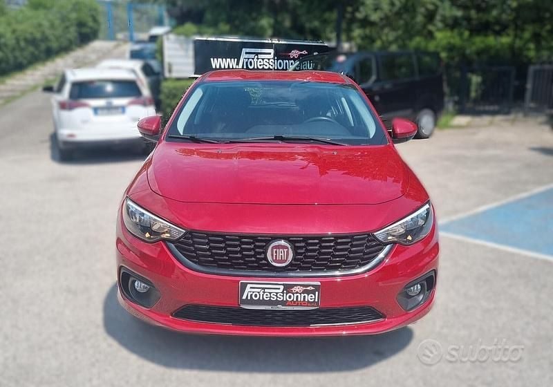 Rosso Usata 2020 Fiat Tipo Pop Tre volumi | 12.500 € (Buon prezzo) - Immagine 1/4