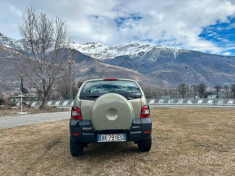 Usata Renault Scénic Privilege 102 CV (75 kW) 2002 Grigio Monovolume