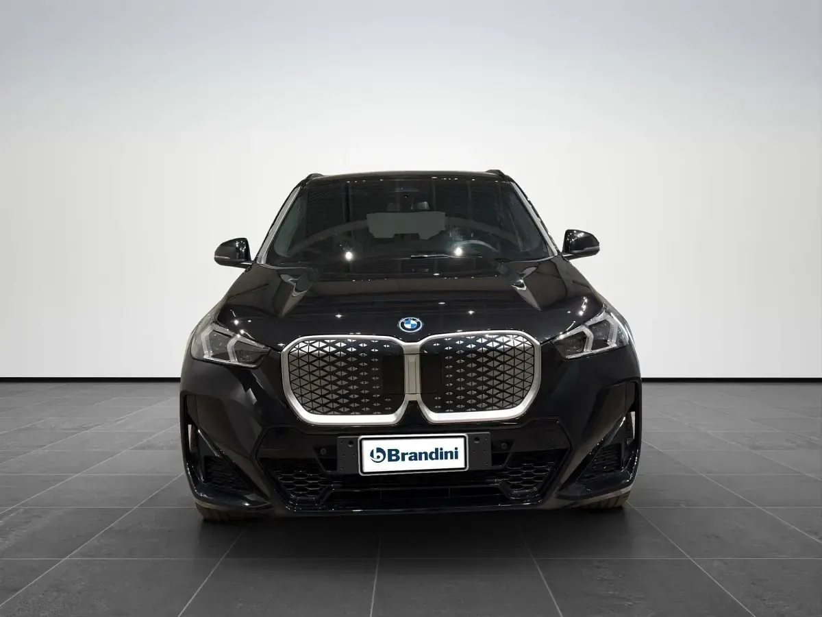 Usata BMW iX1 Comfort Edition 150 kW (204 CV) 2025 Black sapphire metallizzato SUV