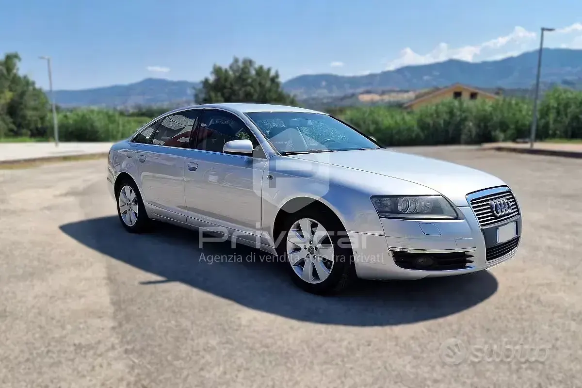 Usata Audi A6 Comfort 140 CV (102 kW) 2004 Grigio Berlina