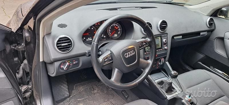 Usata Audi A3 105 CV (77 kW) 2012 Nero Utilitaria