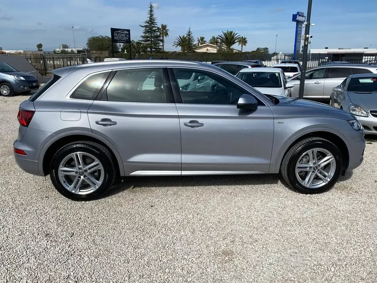 Gebraucht Audi Q5 S-Line 190 PS (139 kW) 2019 Grau SUV