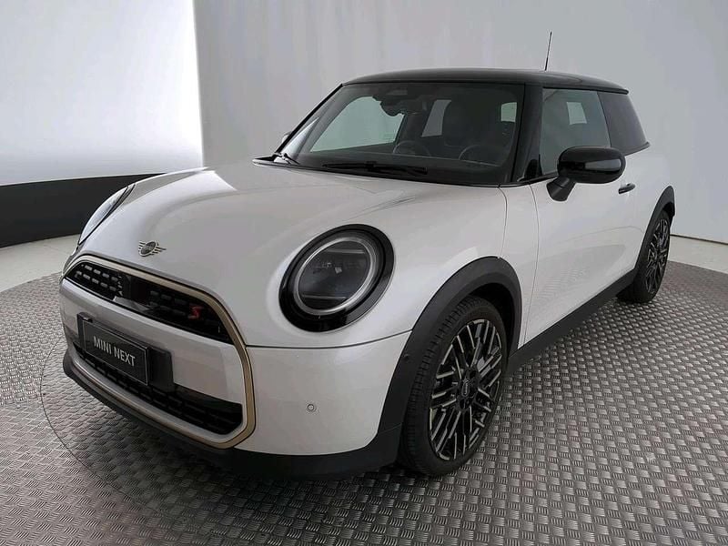 Bianco Usata 2024 Mini Cooper S Favoured Utilitaria | 32.900 € (Buon prezzo) - Immagine 1/4