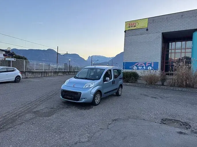 Usata Fiat Qubo Trekking 75 CV (55 kW) 2011 Blu Monovolume